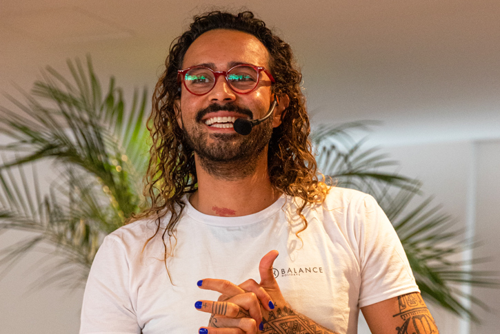 joyful-retreat-expert-sah-dsimone joyful-retreat-expert-sah-dsimone